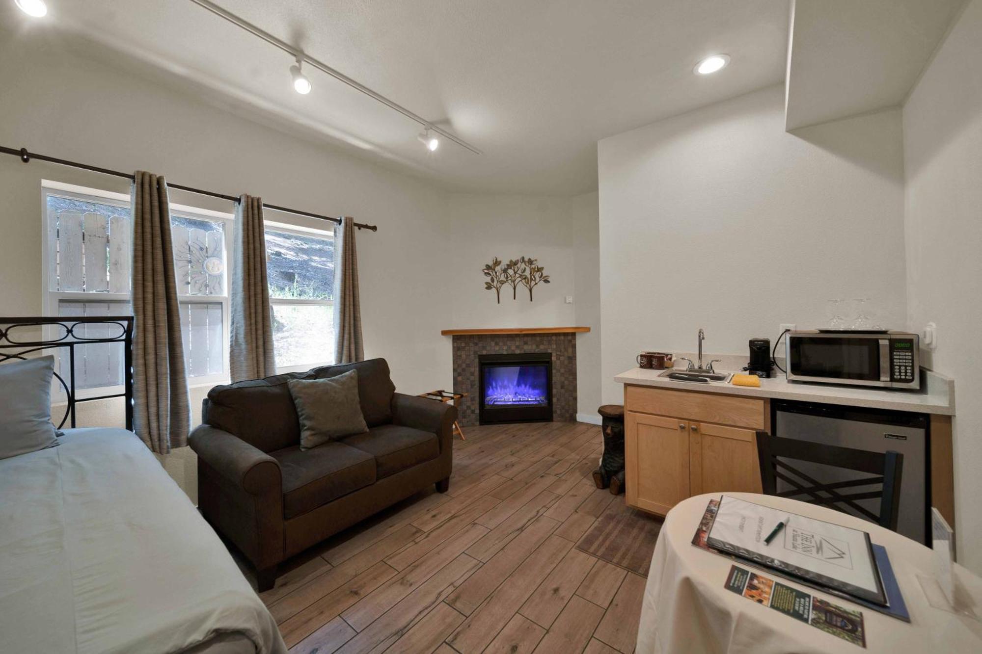 Lakehead The Inn At Shasta Lake المظهر الخارجي الصورة